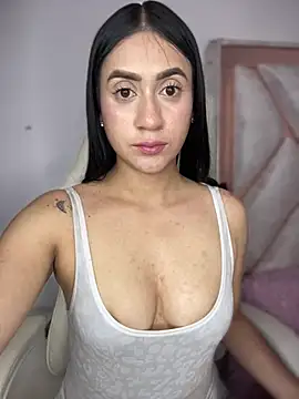 Snapshot of isabela_l chatting on 03-08-26, 03:21 isabela l online show from 03-08-26, 03:21