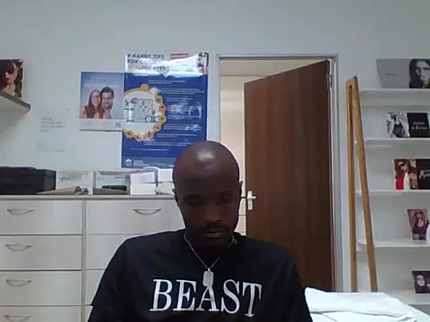 Snapshot of TPNUTS chatting on 09-30-25, 10:10 TPNUTS online show from 09-30-25, 10:10