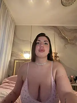 TiffaNoel online show from 03-26-26, 02:15