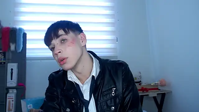 Snapshot of lucky_stricke chatting on 09-11-25, 09:37 lucky stricke online show from 09-11-25, 09:37