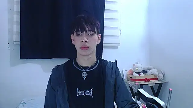 Snapshot of lucky_stricke chatting on 10-16-25, 03:37 lucky stricke online show from 10-16-25, 03:37