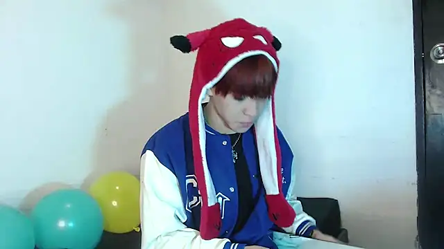 Snapshot of lucky_stricke chatting on 06-09-26, 05:19 lucky stricke online show from 06-09-26, 05:19