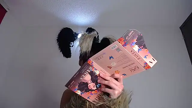 lucky stricke online show from 10-31-25, 03:58