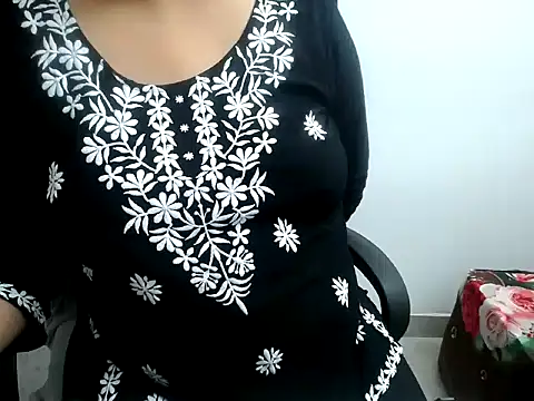 Snapshot of Roshi_Love chatting on 06-15-26, 07:46 Roshi Love online show from 06-15-26, 07:46