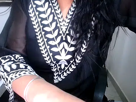 Snapshot of Roshi_Love chatting on 04-24-26, 05:20 Roshi Love online show from 04-24-26, 05:20