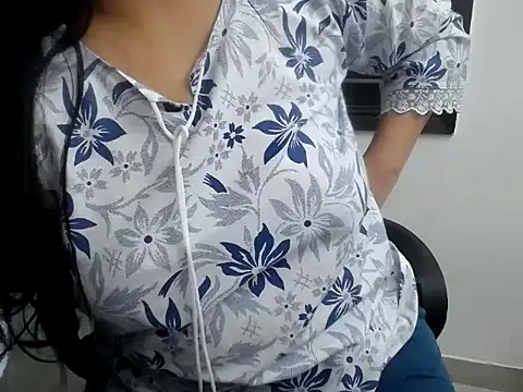 Snapshot of Roshi_Love chatting on 06-01-26, 11:48 Roshi Love online show from 06-01-26, 11:48