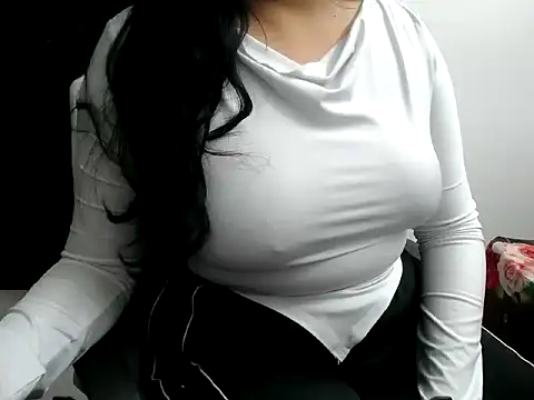 Snapshot of Roshi_Love chatting on 06-26-26, 07:58 Roshi Love online show from 06-26-26, 07:58