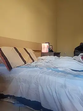 Nesch82 online show from 04-26-26, 04:32