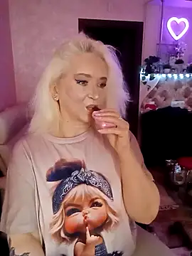 SquirtMilf00 online show from 03-22-26, 03:32