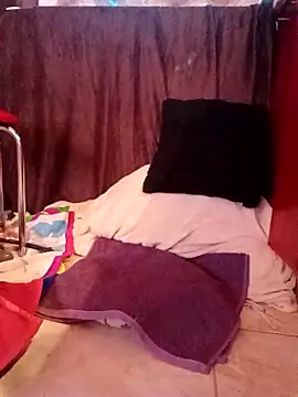 Snapshot of SquirtMilf00 chatting on 02-10-26, 04:00 SquirtMilf00 online show from 02-10-26, 04:00