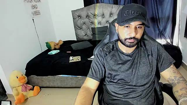 DanteAndVictoria online show from 10-12-25, 02:13