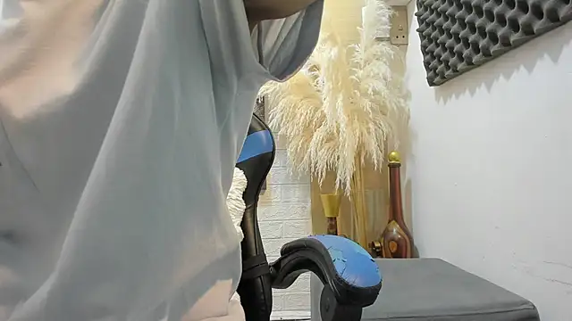 nextboywell1 online show from 02-13-26, 07:25