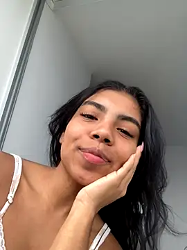 Snapshot of Dakotaferreti chatting on 10-25-25, 01:12 Dakotaferreti online show from 10-25-25, 01:12