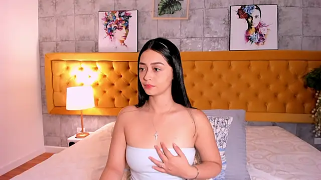 Snapshot of EmilyyRamirez chatting on 10-25-25, 02:17 EmilyyRamirez online show from 10-25-25, 02:17