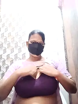 varnika online show from 12-22-25, 02:39