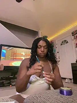 Snapshot of XKimmyGreen chatting on 05-03-26, 04:39 XKimmyGreen online show from 05-03-26, 04:39