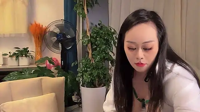 Snapshot of B-Yaya chatting on 05-05-26, 11:57 B-Yaya online show from 05-05-26, 11:57