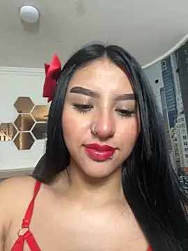 Snapshot of Luna-Smitt chatting on 10-12-25, 10:16 Luna-Smitt online show from 10-12-25, 10:16