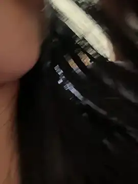 Snapshot of Luna-Smitt chatting on 10-11-25, 11:44 Luna-Smitt online show from 10-11-25, 11:44