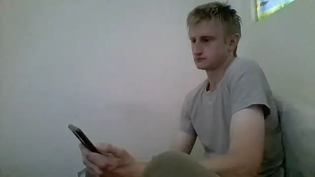 Snapshot of tcute0 chatting on 07-21-26, 01:52 tcute0 online show from 07-21-26, 01:52
