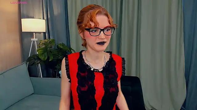 Snapshot of EdlinGathright chatting on 10-05-25, 04:03 EdlinGathright online show from 10-05-25, 04:03