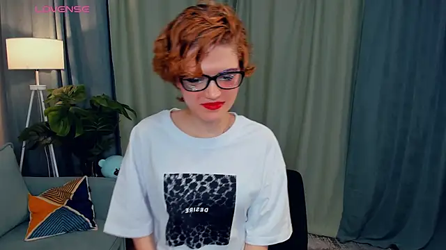 Snapshot of EdlinGathright chatting on 10-08-25, 03:52 EdlinGathright online show from 10-08-25, 03:52