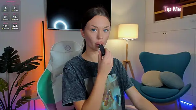 Snapshot of Cherry___Kiss chatting on 05-03-26, 06:07 Cherry Kiss online show from 05-03-26, 06:07