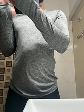 Snapshot of Atngt_69 chatting on 11-18-25, 04:10 Atngt 69 online show from 11-18-25, 04:10