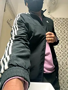 Snapshot of Atngt_69 chatting on 12-04-25, 04:39 Atngt 69 online show from 12-04-25, 04:39