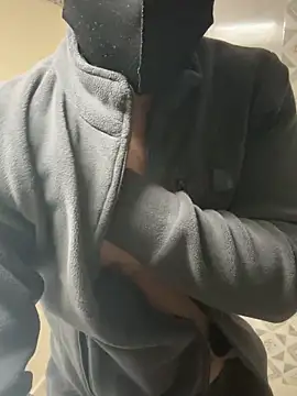 Snapshot of Atngt_69 chatting on 12-17-25, 05:51 Atngt 69 online show from 12-17-25, 05:51