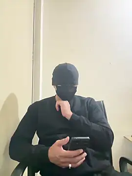 Snapshot of Atngt_69 chatting on 12-15-25, 04:35 Atngt 69 online show from 12-15-25, 04:35