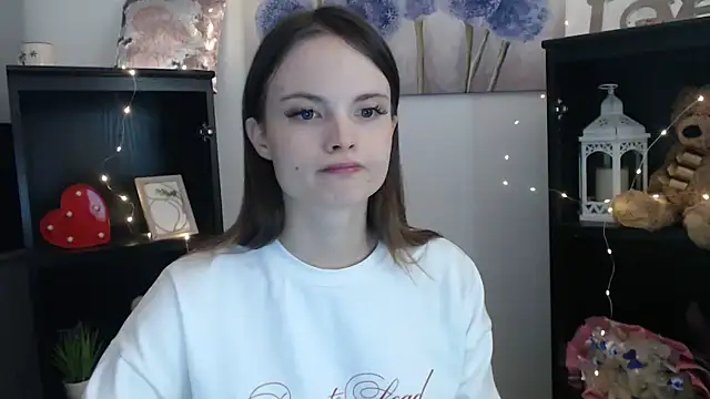 Snapshot of Ariella_ari chatting on 09-24-25, 12:33 Ariella ari online show from 09-24-25, 12:33