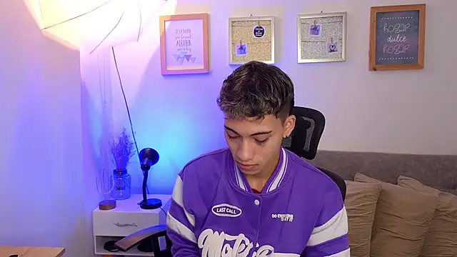 yulian vasquez online show from 11-05-25, 12:19