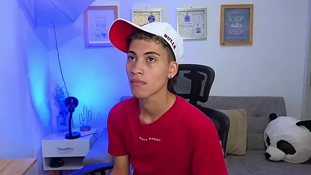 yulian vasquez online show from 11-20-25, 03:12