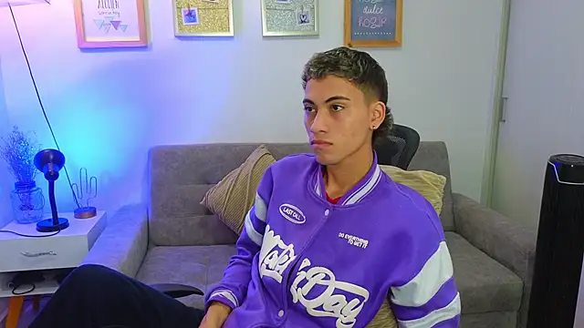 yulian vasquez online show from 11-28-25, 12:27