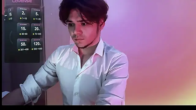 Snapshot of 1RobertTT chatting on 10-28-25, 09:14 1RobertTT online show from 10-28-25, 09:14