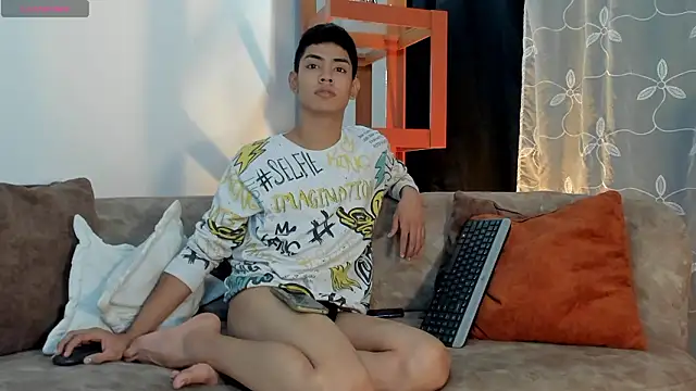 LoganTwink18 online show from 02-07-26, 01:30