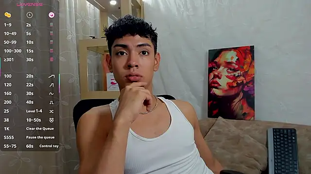 LoganTwink18 online show from 03-25-26, 02:01