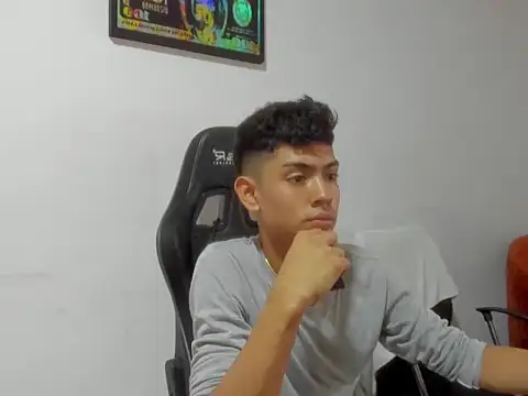 LoganTwink18 online show from 03-03-26, 02:46