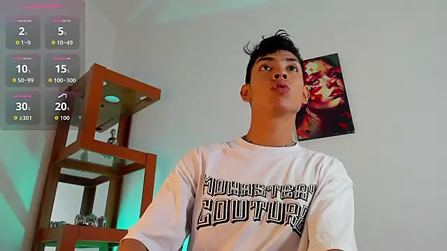 LoganTwink18 online show from 12-04-25, 12:59