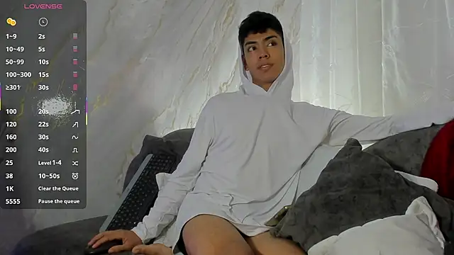 LoganTwink18 online show from 03-19-26, 11:10