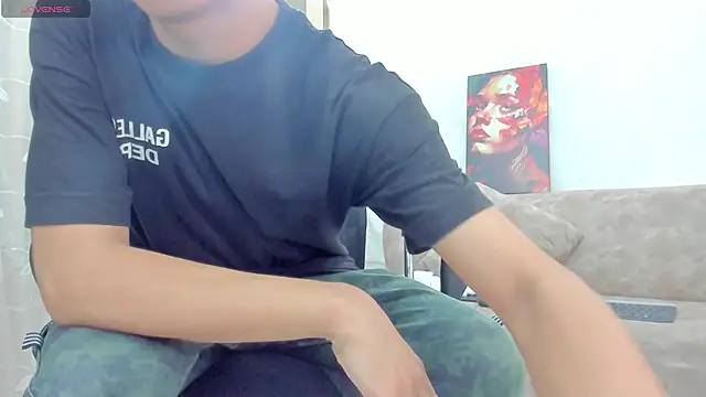 LoganTwink18 online show from 03-24-26, 01:33