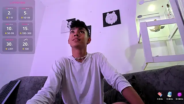 LoganTwink18 online show from 09-14-25, 10:21