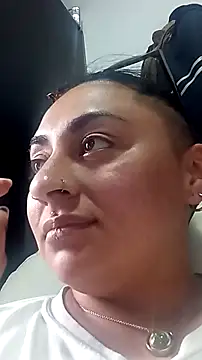 Snapshot of YiingandYang chatting on 02-25-26, 06:41 YiingandYang online show from 02-25-26, 06:41