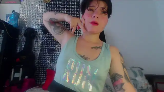 Mitsuha gate online show from 10-23-25, 02:38