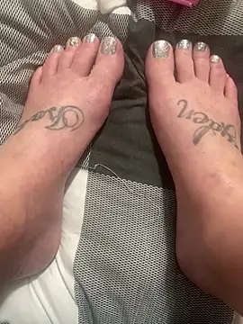 kmaddycakes1 online show from 02-26-26, 09:31