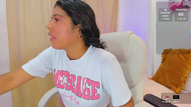 Snapshot of andrea_sanchezz chatting on 09-23-25, 11:50 andrea sanchezz online show from 09-23-25, 11:50