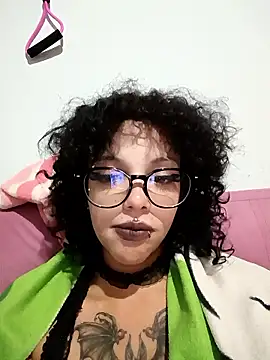 Snapshot of U-Upaaita chatting on 02-28-26, 04:12 U-Upaaita online show from 02-28-26, 04:12