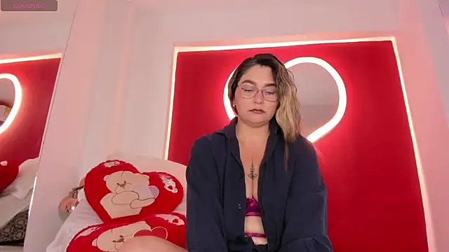 MelanyVegas online show from 10-24-25, 08:35