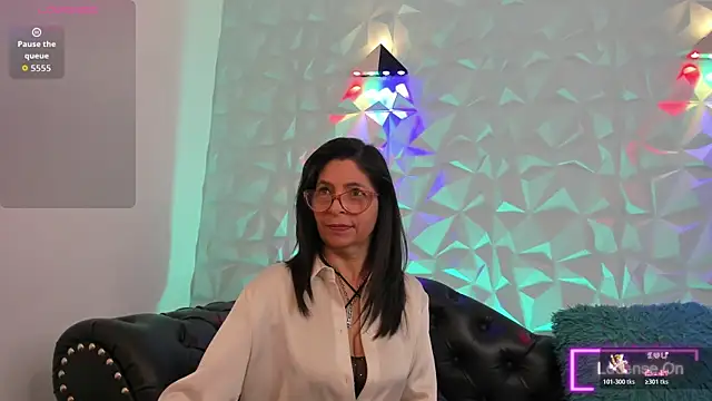 Snapshot of SabinaDeluxe_cg chatting on 10-17-25, 01:24 SabinaDeluxe cg online show from 10-17-25, 01:24